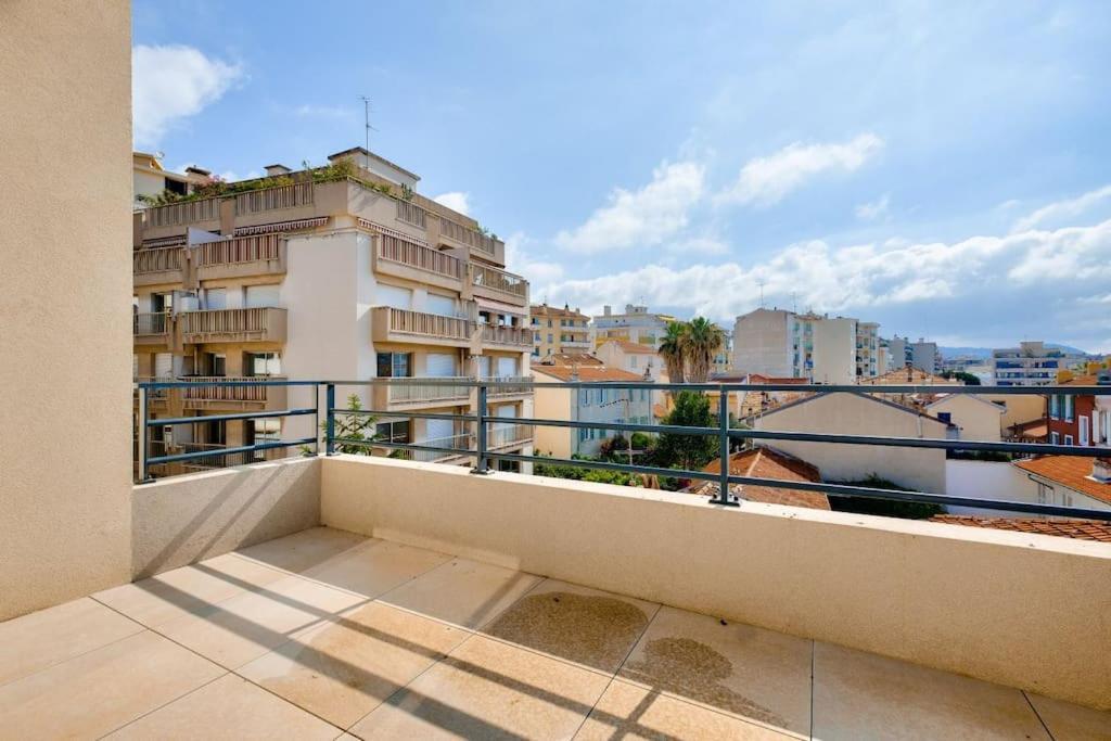 T2 Avec Terrasse Et Parking Prive Au Coeur De 尼斯 外观 照片
